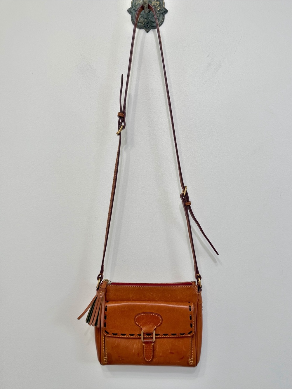 Dooney & Bourke Florentine Pocket Crossbody Brown Cognac Distressed Leather - Picture 2 of 16